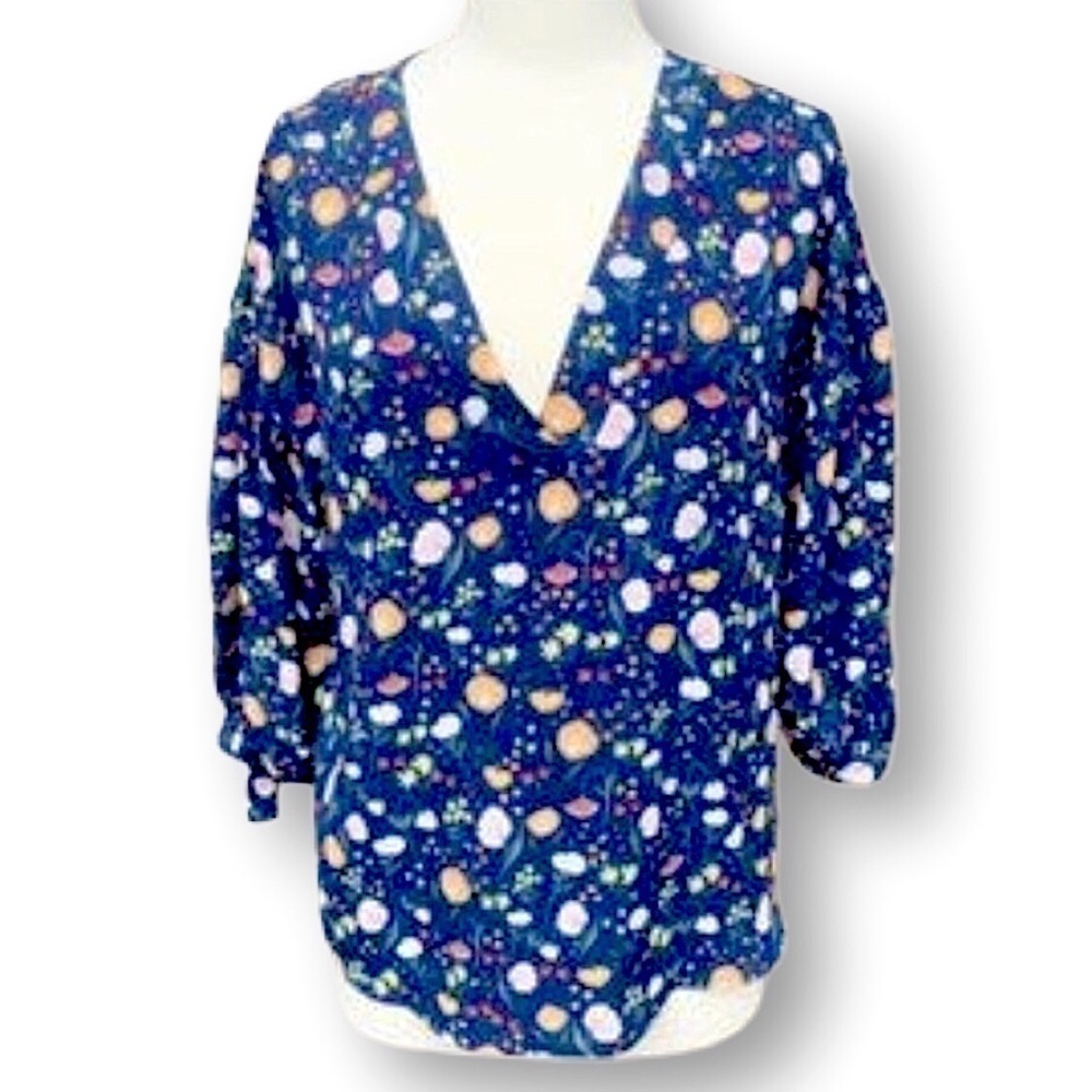 Finn & Grace blouse tunic NWT blue floral flowy top Medium